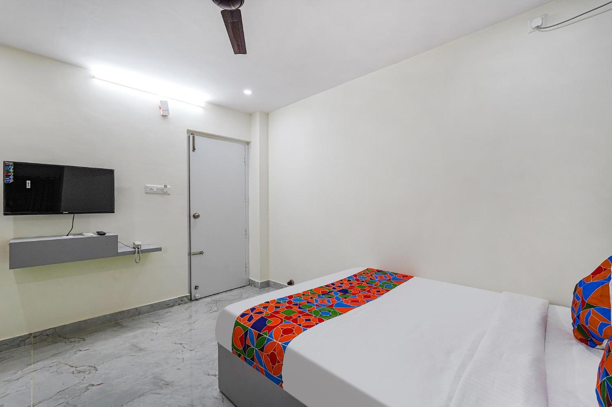 Ivory Pearl Hotel Бангалор Екстериор снимка