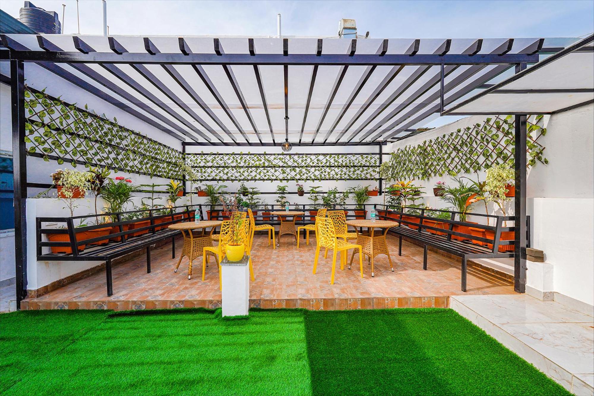Ivory Pearl Hotel Бангалор Екстериор снимка