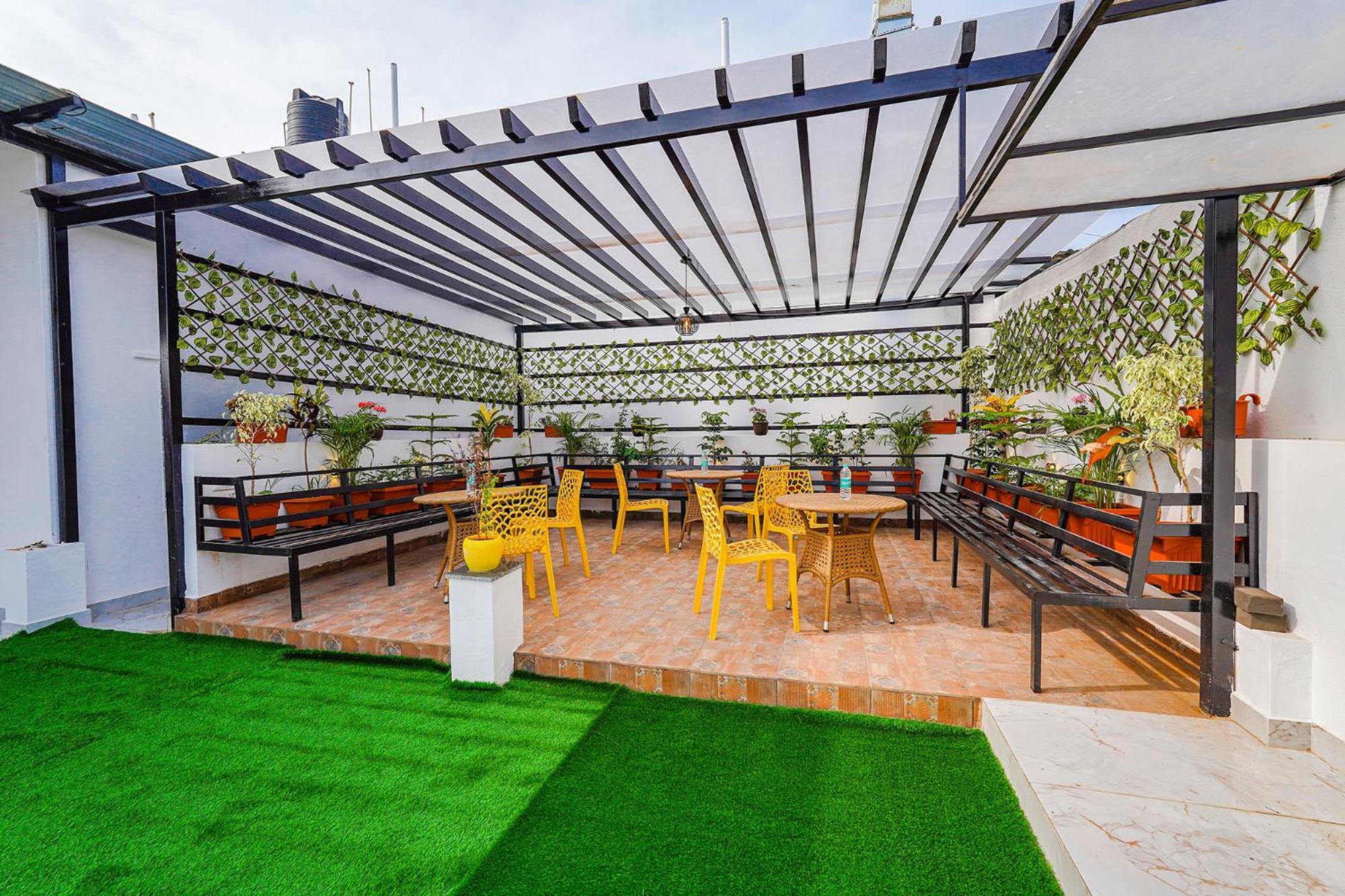 Ivory Pearl Hotel Бангалор Екстериор снимка