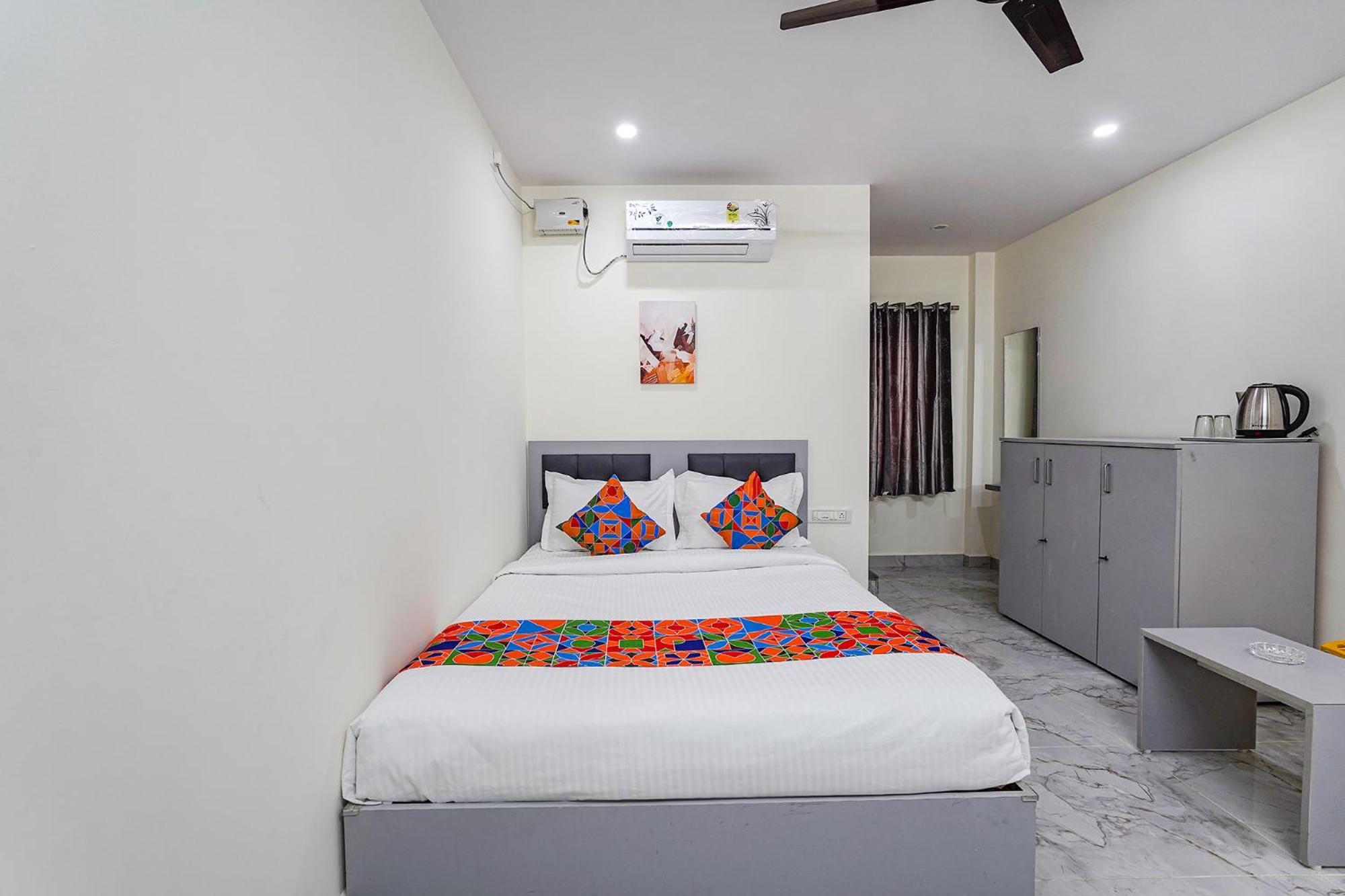 Ivory Pearl Hotel Бангалор Екстериор снимка