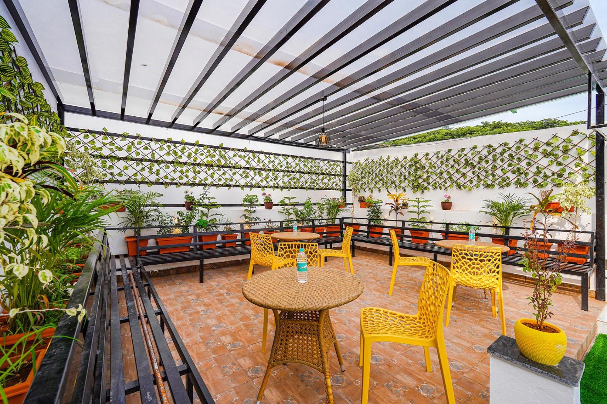 Ivory Pearl Hotel Бангалор Екстериор снимка