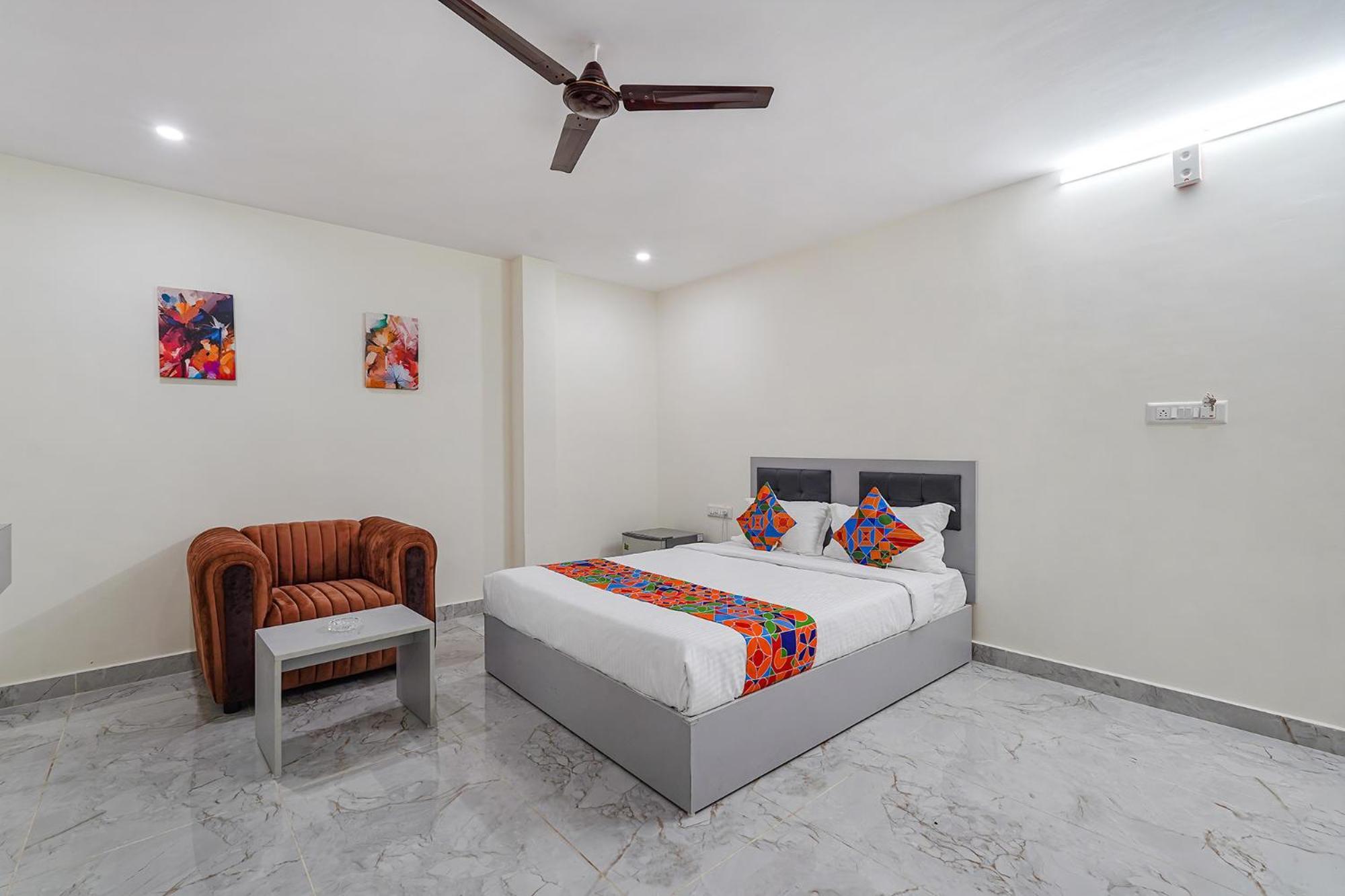 Ivory Pearl Hotel Бангалор Екстериор снимка
