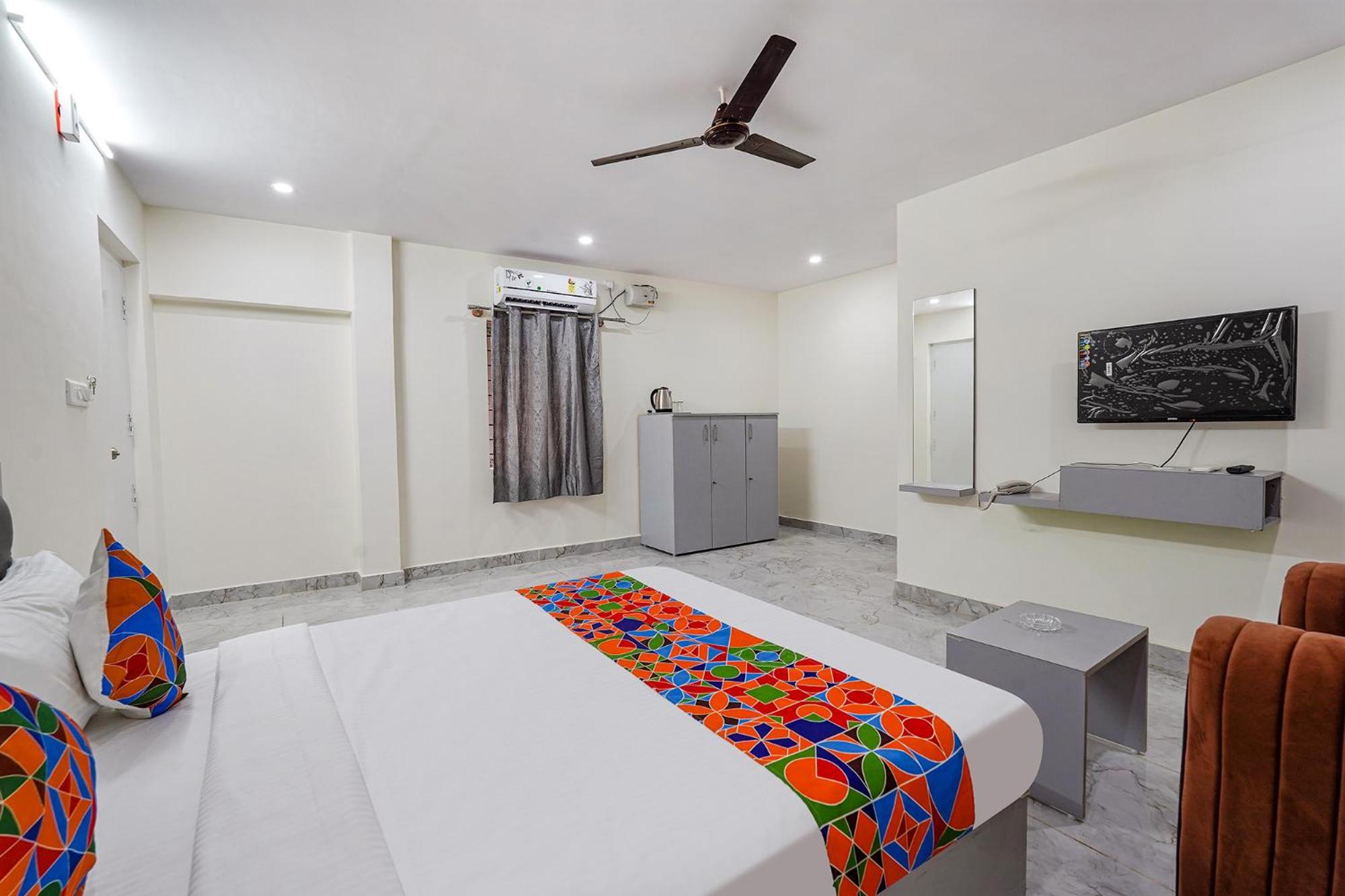 Ivory Pearl Hotel Бангалор Екстериор снимка